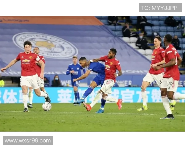 昔日情谊化作赛场争锋巴黎与旧将狭路再战恩怨再起